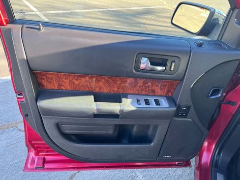 Used 2011 Ford Flex Limited w/ Rapid Spec Order Code image 11