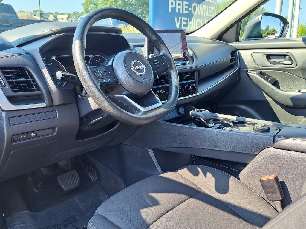 Used 2024 Nissan Rogue S AWD/4WD image 9