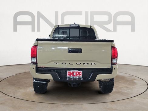 Used 2018 Toyota Tacoma TRD Off-Road w/ Technology Package image 8