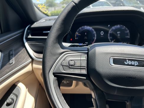 New 2026 Jeep Grand Cherokee L Limited RWD image 19