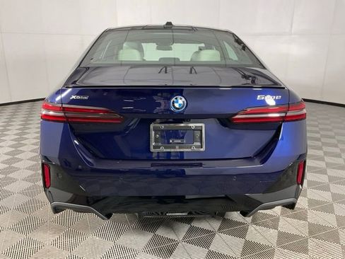 New 2026 BMW 550e xDrive w/ Premium Package image 5