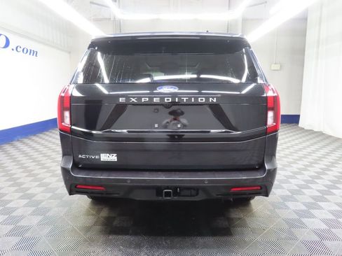 Used 2025 Ford Expedition Active AWD/4WD image 35