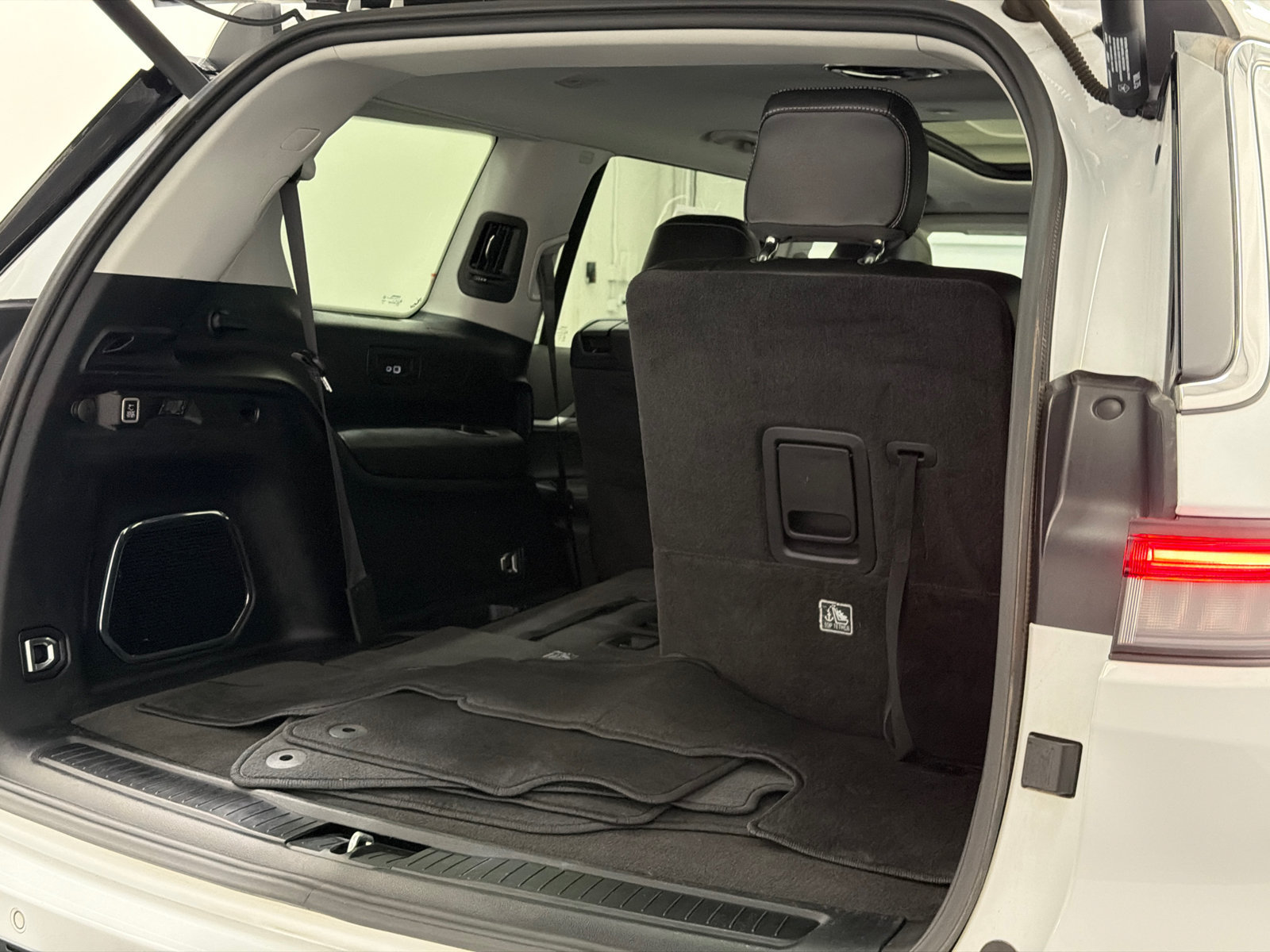 Used 2021 Jeep Grand Cherokee L Limited AWD/4WD image 8