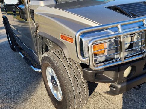 Used 2003 HUMMER H2 w/ Preferred Equipment Group image 10