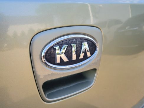 Used 2010 Kia Soul + w/ Audio Pkg FWD image 6