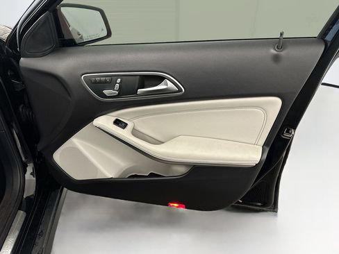 Used 2019 Mercedes-Benz GLA 250 4MATIC image 34