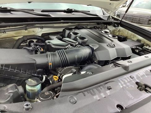 Used 2023 Toyota 4Runner Limited AWD/4WD image 12