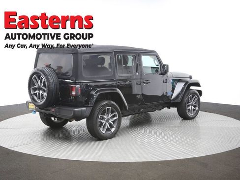 Used 2024 Jeep Wrangler Unlimited AWD/4WD image 44