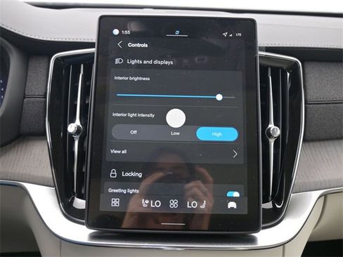 New 2026 Volvo XC90 B6 Ultra image 17