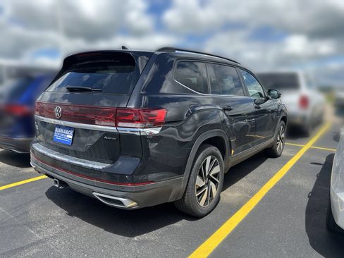 Certified 2026 Volkswagen Atlas SE AWD/4WD image 3