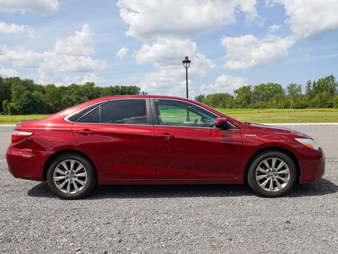 Used 2016 Toyota Corolla LE FWD image 6