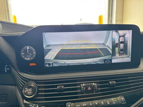 Used 2021 Lexus LS 500 w/ Interior Upgrade Package RWD image 11