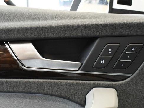 Used 2019 Audi Q5 2.0T Premium Plus w/ Premium Plus Package AWD/4WD image 25