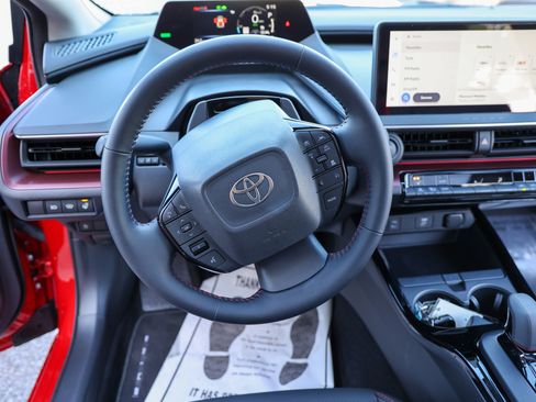 Used 2025 Toyota Prius Plug-In Hybrid FWD image 48