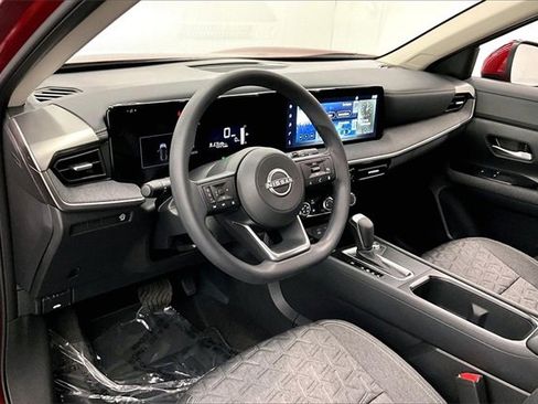 Used 2025 Nissan Kicks SV image 13