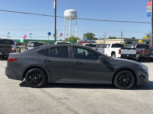 Used 2026 Toyota Camry SE w/ Multimedia Upgrade Package image 27