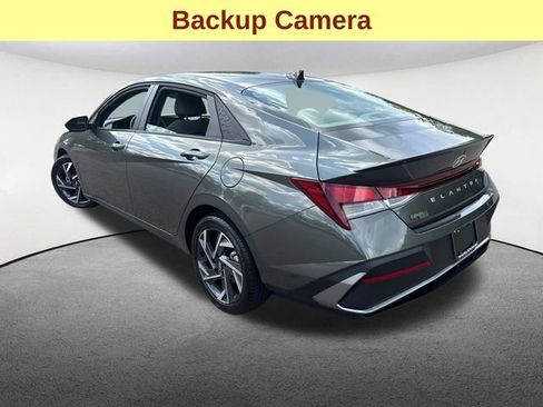 Used 2025 Hyundai Elantra Sport image 9