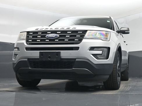 Used 2017 Ford Explorer XLT w/ Equipment Group 202A image 47