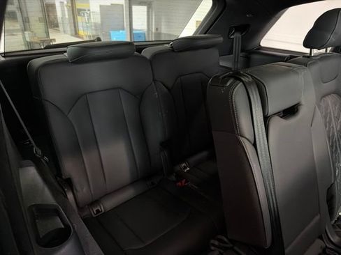 Used 2023 Audi SQ7 Prestige AWD/4WD image 13