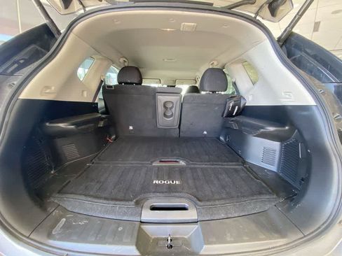 Used 2020 Nissan Rogue SV AWD/4WD image 25