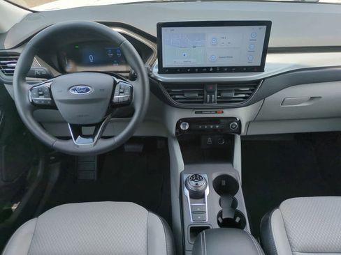 Used 2024 Ford Escape SE image 15