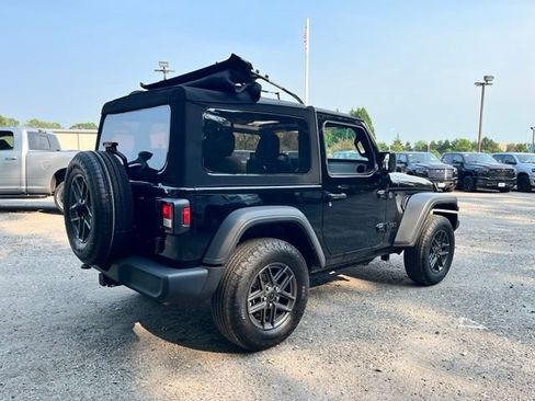Used 2024 Jeep Wrangler Sport AWD/4WD image 6