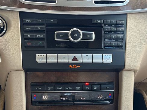 Used 2014 Mercedes-Benz E 350 4MATIC Sedan w/ Premium 1 Package image 36