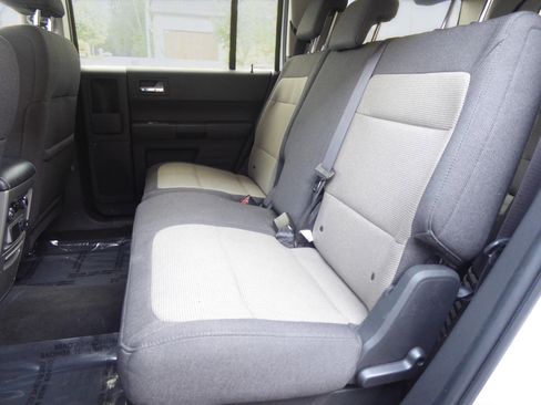 Used 2010 Ford Flex SE FWD image 16