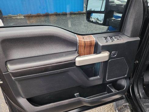 Used 2015 Ford F150 Lariat w/ Equipment Group 502A Luxury image 9