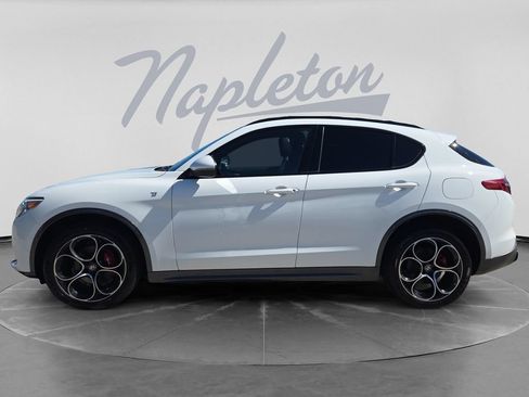 Used 2023 Alfa Romeo Stelvio Ti AWD/4WD image 4
