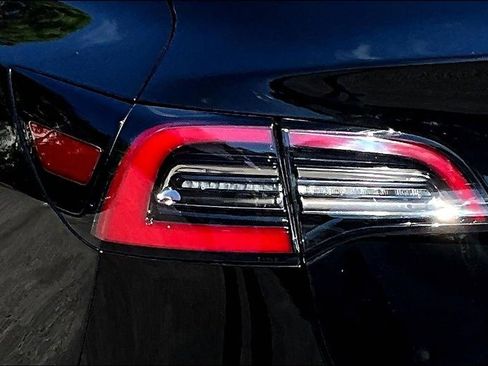 Used 2021 Tesla Model 3 Long Range image 23