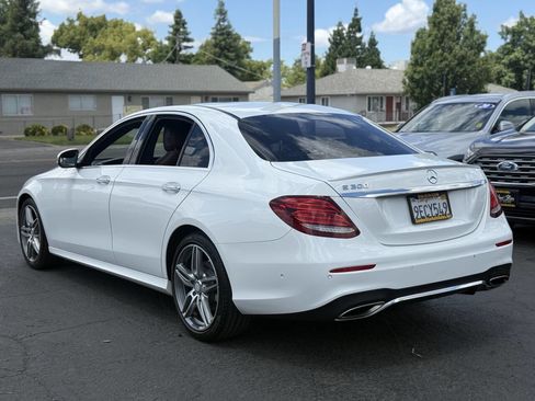Used 2017 Mercedes-Benz E 300 image 4