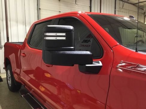 Used 2022 Chevrolet Silverado 1500 LT w/ Z71 Off-Road Package AWD/4WD image 26