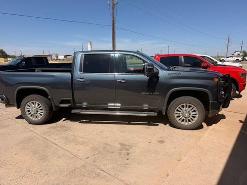 Used 2020 Chevrolet Silverado 2500 High Country AWD/4WD image 2