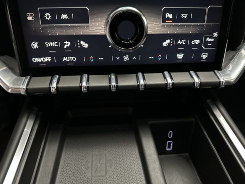 Used 2025 GMC Acadia Elevation FWD image 36
