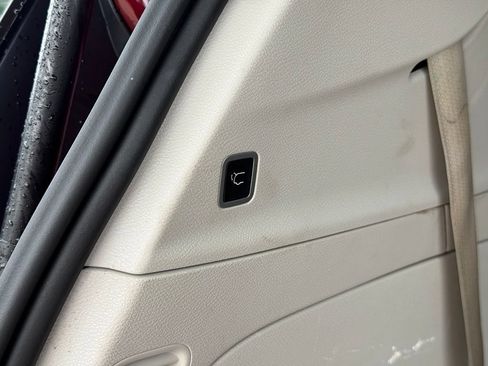 Used 2023 Chrysler Pacifica Limited w/ Uconnect Theater Family Group AWD/4WD image 30