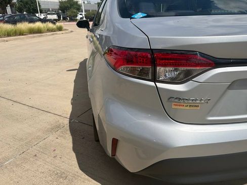 Used 2024 Toyota Corolla LE FWD image 8