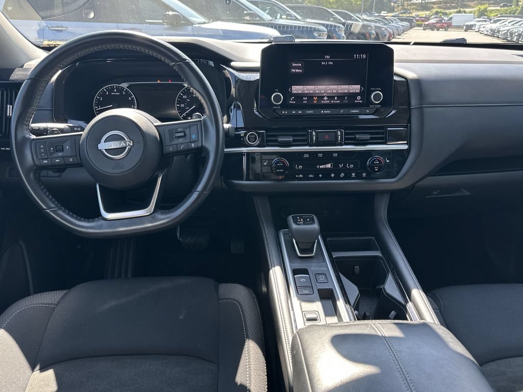 Used 2024 Nissan Pathfinder SV FWD image 10