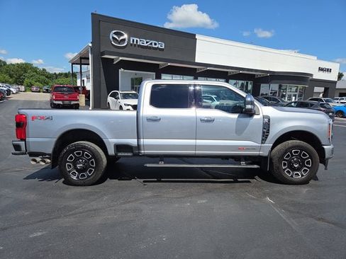 Used 2023 Ford F350 Platinum AWD/4WD image 6