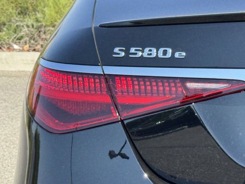 New 2026 Mercedes-Benz S 580e 4MATIC Sedan image 12