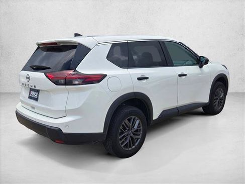 Used 2024 Nissan Rogue S FWD image 5