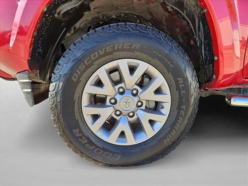 Used 2018 Toyota Tacoma SR5 image 21