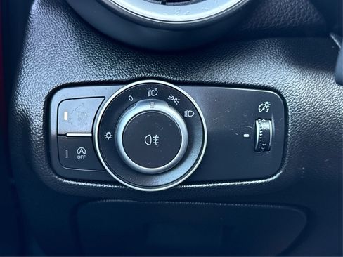 Used 2018 Alfa Romeo Giulia RWD image 19