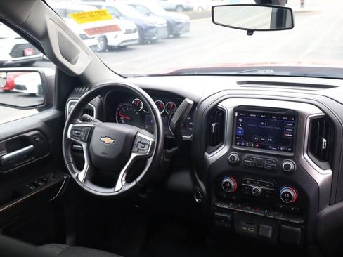 Used 2021 Chevrolet Silverado 1500 LT w/ Z71 Off-Road Package AWD/4WD image 21