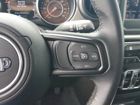 Used 2021 Jeep Wrangler Unlimited Sport AWD/4WD image 22
