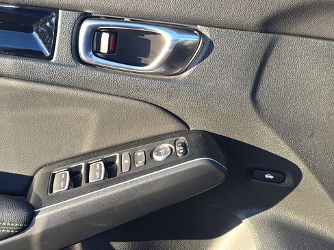 Used 2022 Honda Civic Touring image 10