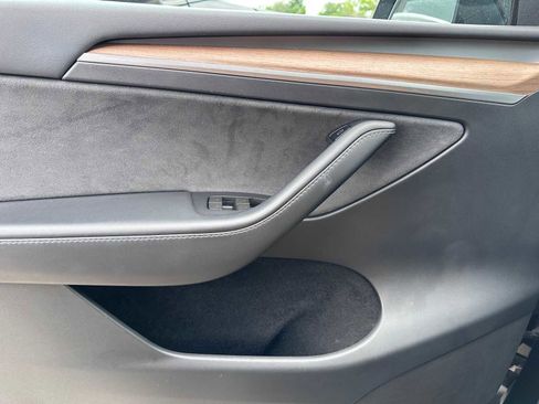 Used 2023 Tesla Model Y Performance AWD/4WD image 12