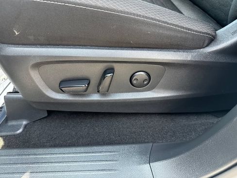 Used 2025 Nissan Pathfinder SV AWD/4WD image 21