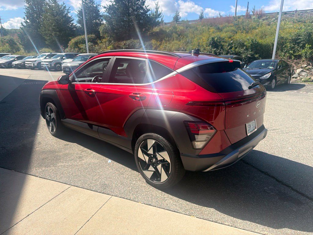 Used 2024 Hyundai Kona Limited AWD/4WD image 2