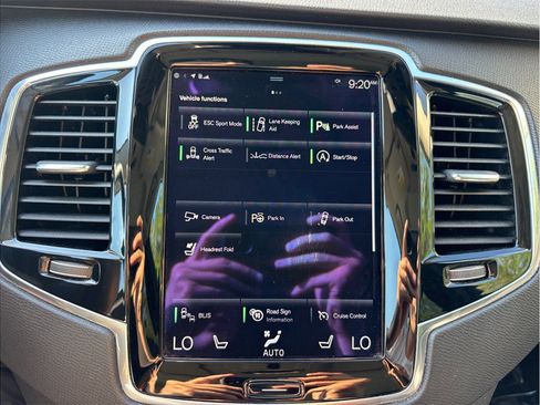 Used 2018 Volvo XC90 T6 Momentum w/ Convenience Package AWD/4WD image 35